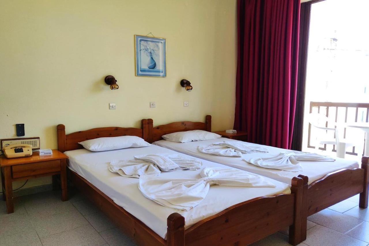 Titania Hotel Karpathos エクステリア 写真