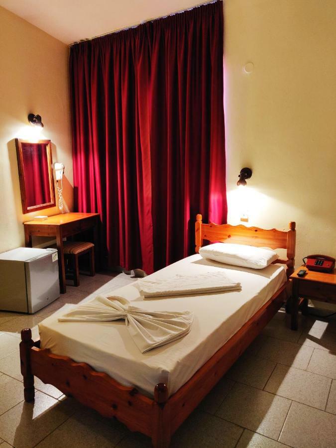 Titania Hotel Karpathos エクステリア 写真
